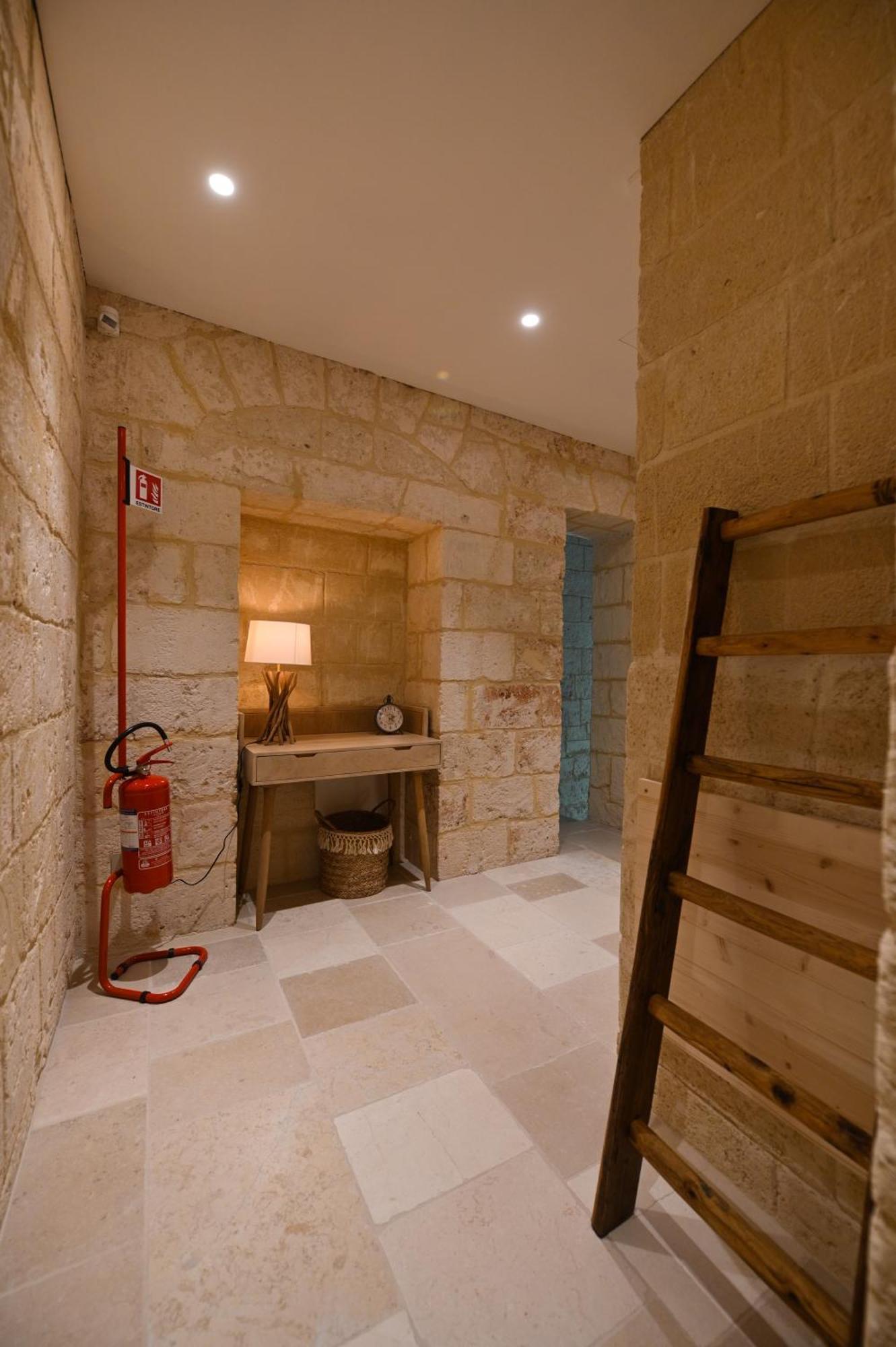 Palazzo Momi Bed & Breakfast Bari Dış mekan fotoğraf